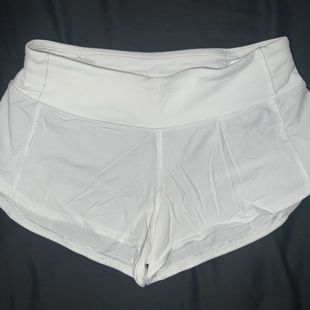 Lululemon speed up low rise 2.5” shorts